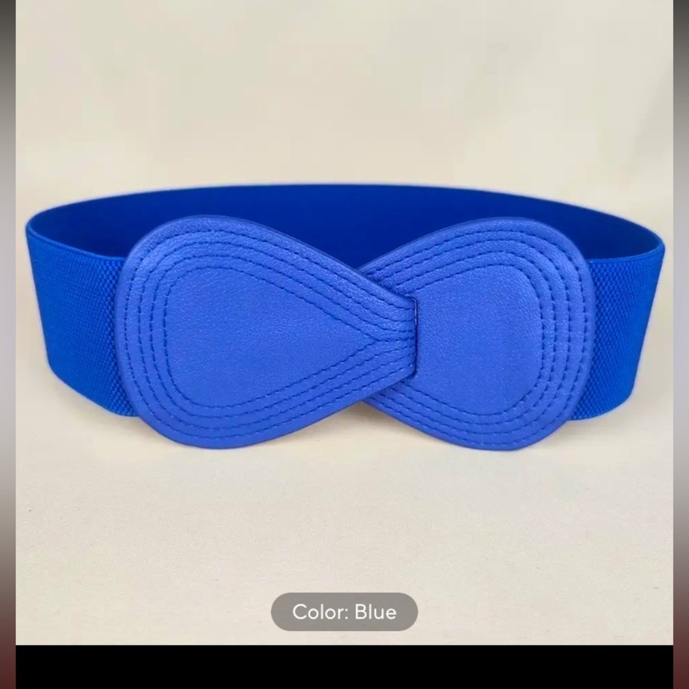 Woman’s elastic waistband belt.